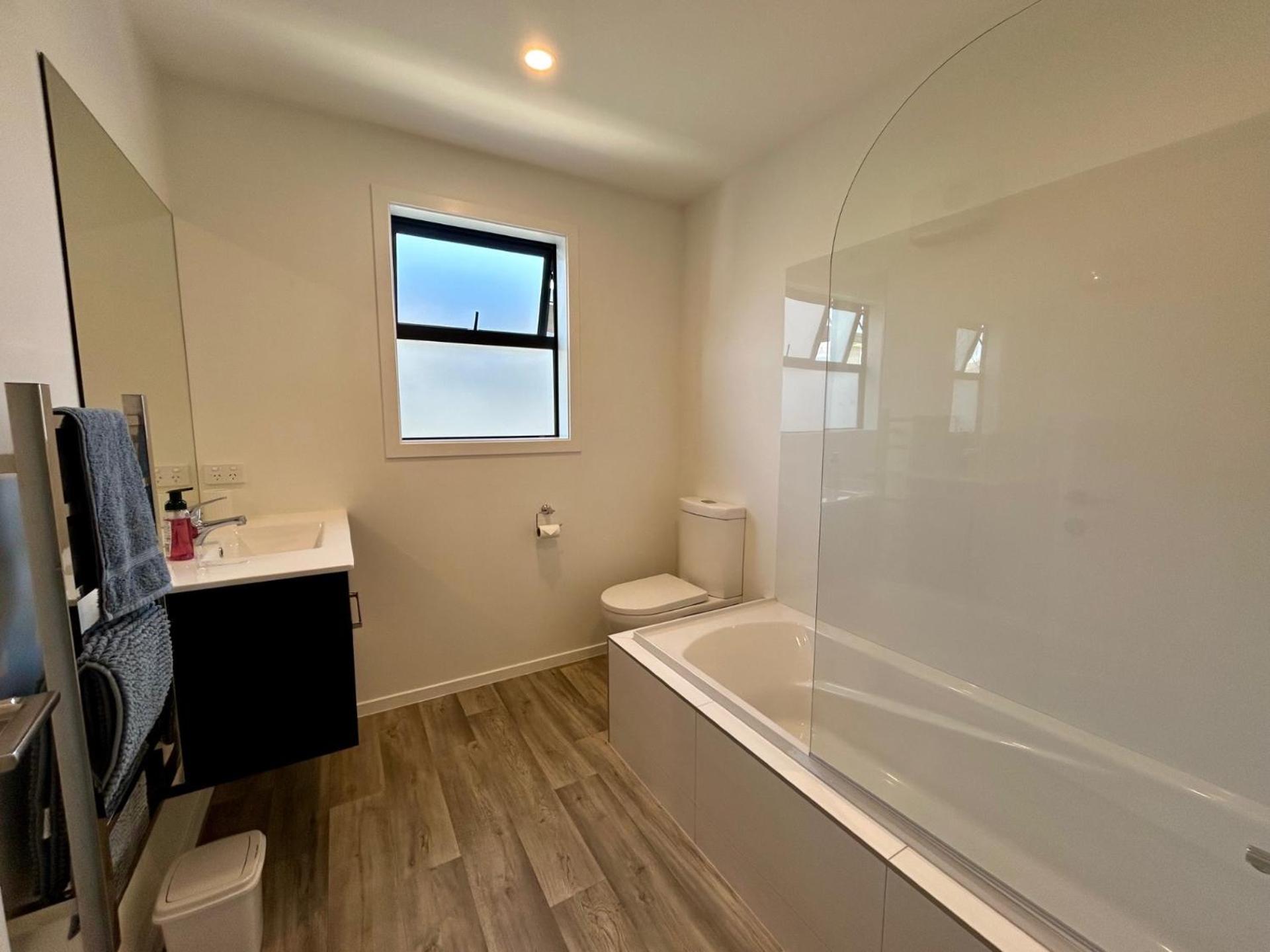 Modern Family Pad In Cromwell Villa Екстериор снимка