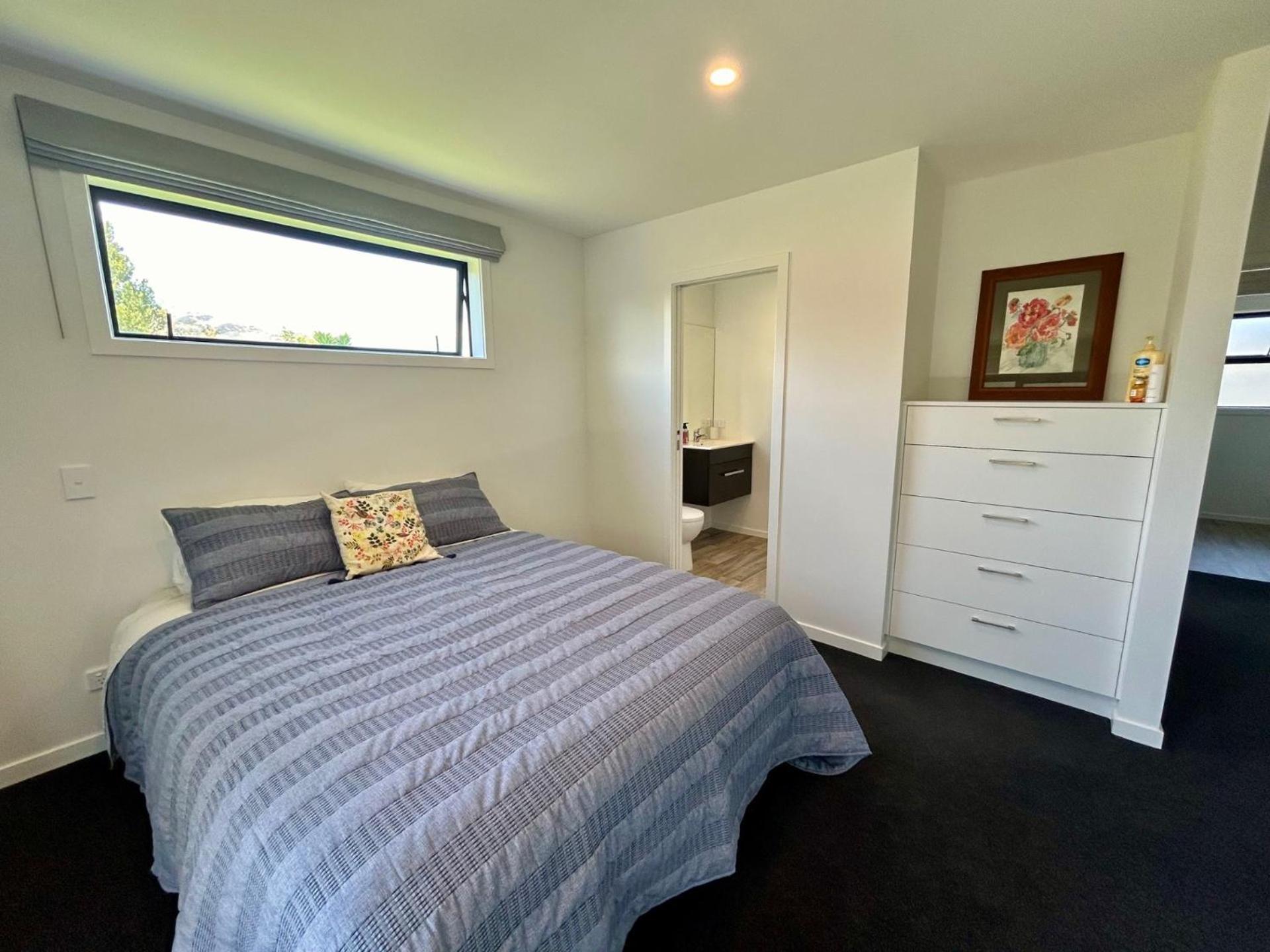 Modern Family Pad In Cromwell Villa Екстериор снимка